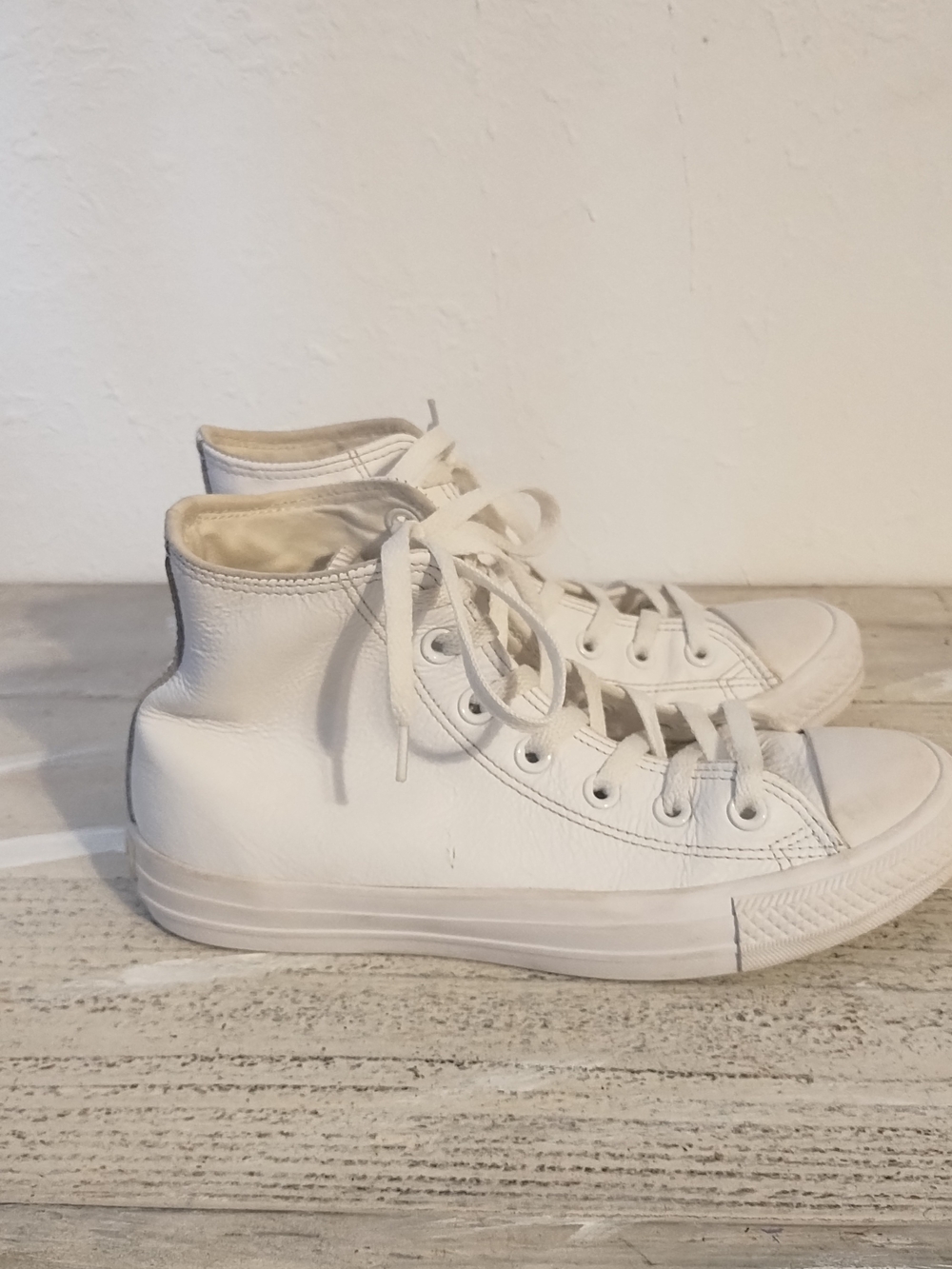 Converse unisex All-Star Chuck Taylor Trainers Hi Top Triple White Leather - Picture 2 of 16
